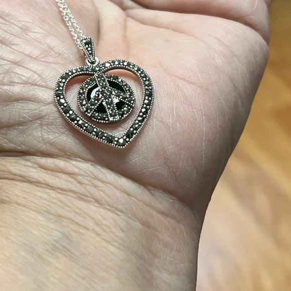 925 Sterling Silver. Marcasite. Necklace - Picture 5 of 8